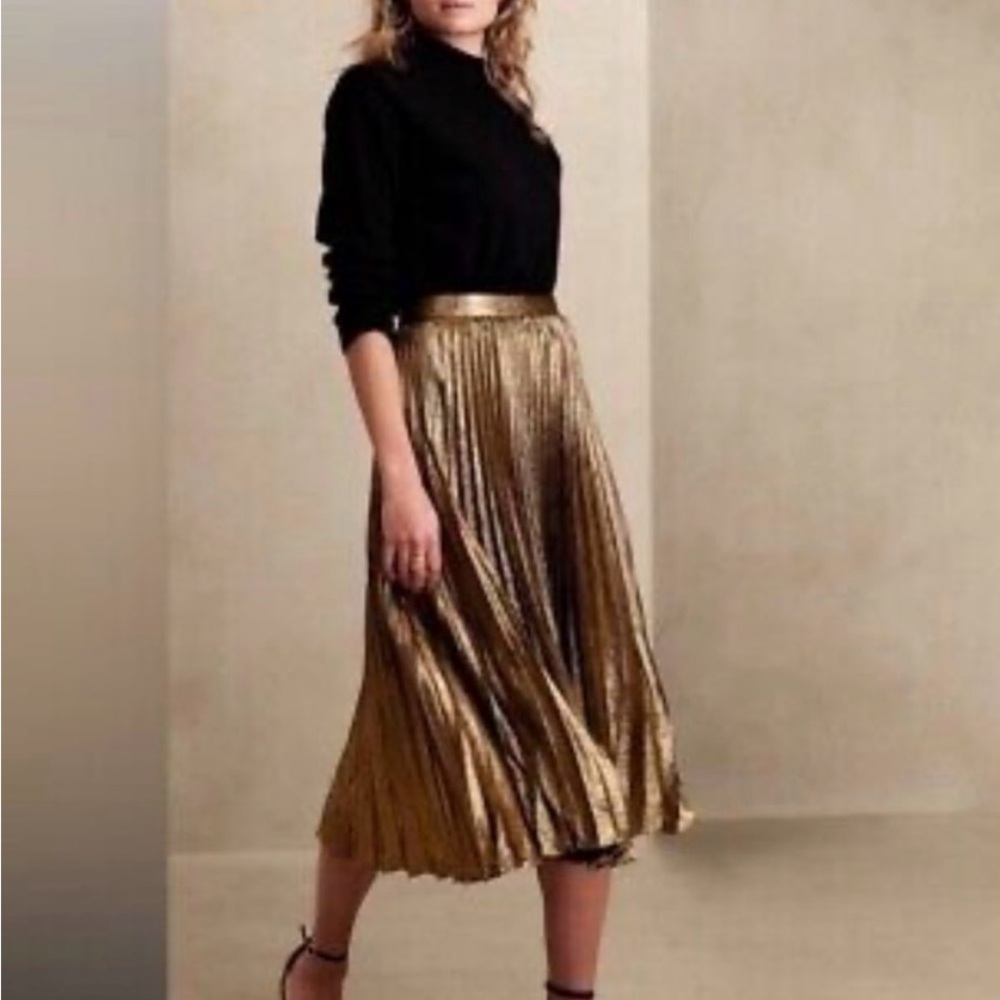 Banana Republic Gold Pleated Skirt